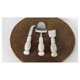 Dinnerware, eight beaded place mats, and