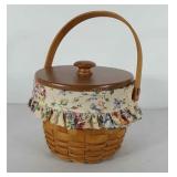 Longaberger basket with lid with protector and