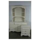 BROYHILL 7 drawer dresser with hutch top and