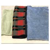 Blankets, green fleece throw in good condition,
