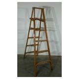 WERNER 6ft. Wooden ladder, 200lb. rating.