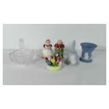 Mixed lot, includes salt and pepper shaker,