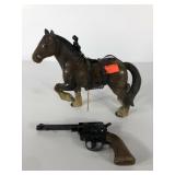 Edison Giocattoli cap gun and plastic horse