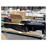 Group with shopping bags and baskets, shelf, wire