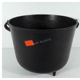 Tri-footed cast iron kettle with handle, 9" H x