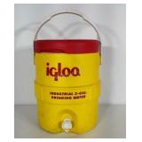 Igloo 2 gallon industrial drink cooler. Condition