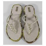 Vera Bradley flip flops, no size