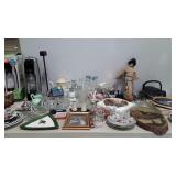 Group live with SodaStream, plates, bottles,