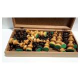 Wooden chess set, 16 light wood pieces and 16