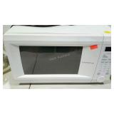 Daewoo microwave, powers up