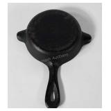 Wagner Ware cast iron mini skillet with double