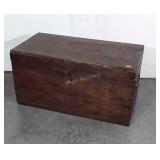 Early Blanket Chest, yellow pine made, lid latch