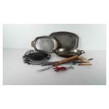 Kitchenwares, includes wire hanging basket