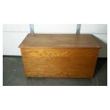 Blanket chest, 25 x 50 x 27