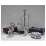 Miscellaneous lot with necklace tree, night