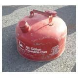 John Deere 2.5 gallon gasoline can, galvanized