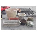 Garden lot including two frogs, kettle, poly