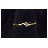 Petite 10k gold and diamond ring 0.82grams size5