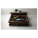 Duck theme dresser box with pocket knives
