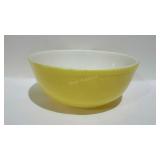 Pyrex 404 mixing bowl. 4 quart. Yellow. Shows use