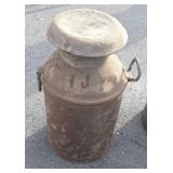 Dairy milk can with lid