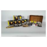 Light bulb lot: bug light bulbs, standard light