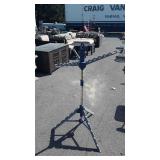 Folding an adjustable drying rack