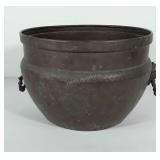 Hammered style planter with lion handles