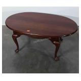 Harden Furniture, Queen Anne 42" Coffee Table