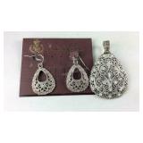 Premier design jewelry pendant and matching