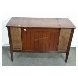 General Electric record player cabinet, 16 x 39 x