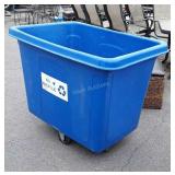 Rubbermaid Cube Truck, note use fractures mainly