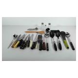 Kitchenware, includes salt and pepper shakers,