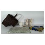 Mixed lot: stair basket, 2 canisters (have