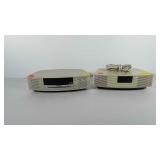 Two Bose stereos, both power up, only one power