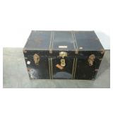 Metal wrapped trunk with interior tray (one side