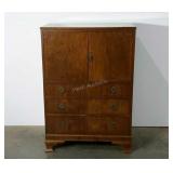 Chiffrobe style chest, missing interior shelf.