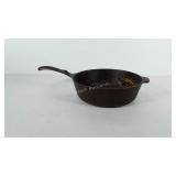 Wagner cast iron chicken fryer, 10.5"