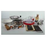 Kitchenwares, includes two plate toppers, Pyrex