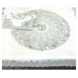 Full/Queen machine made quilt with two shams,