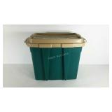 Tuckertote with lid, approximately 20 gallons.