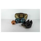 Duck pin bowling, includes bag, two balls shoes,