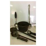 Cast iron pan no handle but with 2 older cast