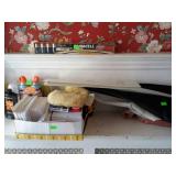 Misc group lot, new pack of Duracell D size