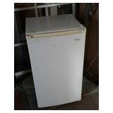 Sanyo dorm sized refrigerator
