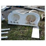 White porcelain double sink 5