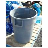 Rubbermaid trash can