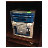 Aiwa home Stereo and speaker set