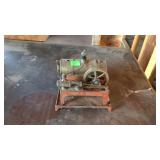 Small display steam engine broiler type