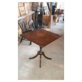 Pedestal table good paint project 28x28x28
